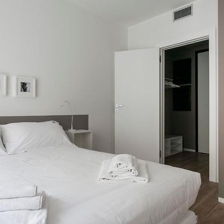 Italianway-Poma Apartment Milan Bagian luar foto